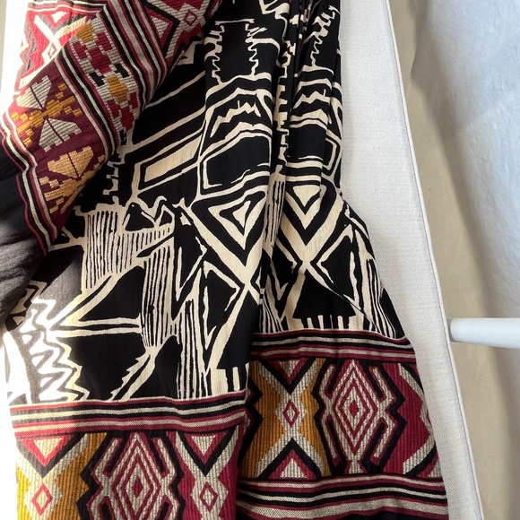 Zara cotton shawl/scarf, in geometric patterns, like new. - Picture 9 of 13